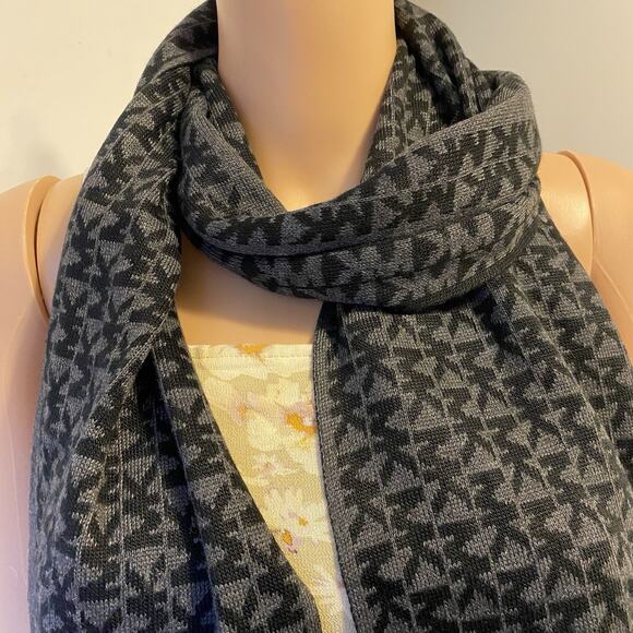 Michael Kors MK Logo Unisex BlackGrey Knitted Rectangle Scarf 9.5x35” NeckWarmer - Picture 2 of 5